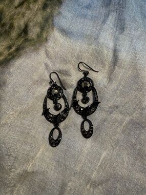 Black Filigree Drop Earrings - Unbranded Elegant Statement Jewelry
